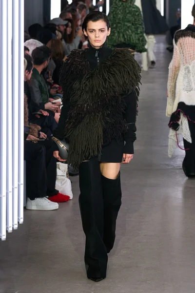 Look 11